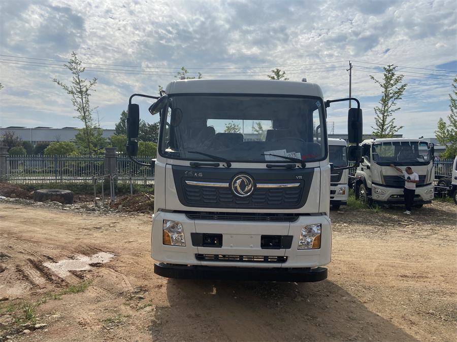 東風天錦（3950，康明斯185）國六 內飾照片圖