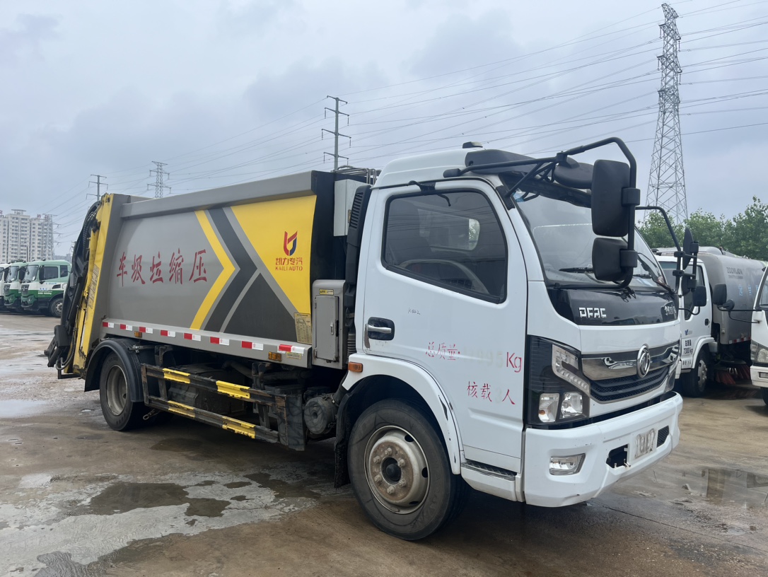 1??車型：國六9方壓縮垃圾車 2??年份：2021年6月 3??發動機：朝柴170馬力，國六 4??底盤配置：東風凱普特底盤，3800軸距，六檔變速箱，245